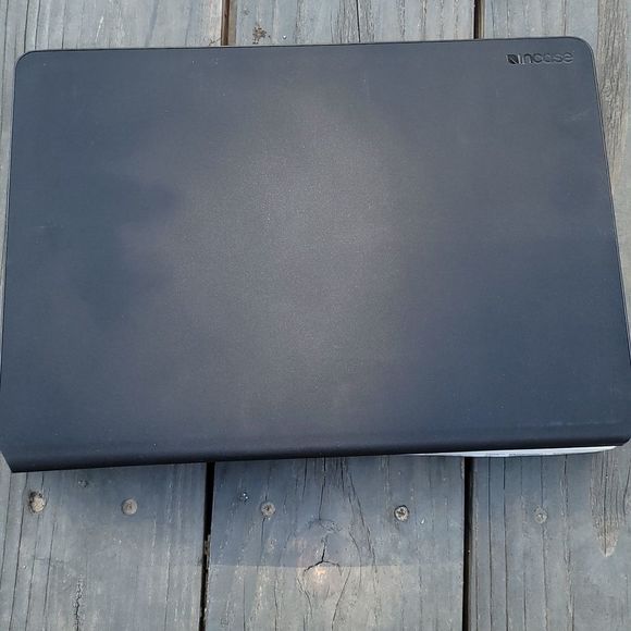 NIB- Incase Snap Jacket for 13" MacBook Pro/Thunderbolt 3 - Picture 7 of 8